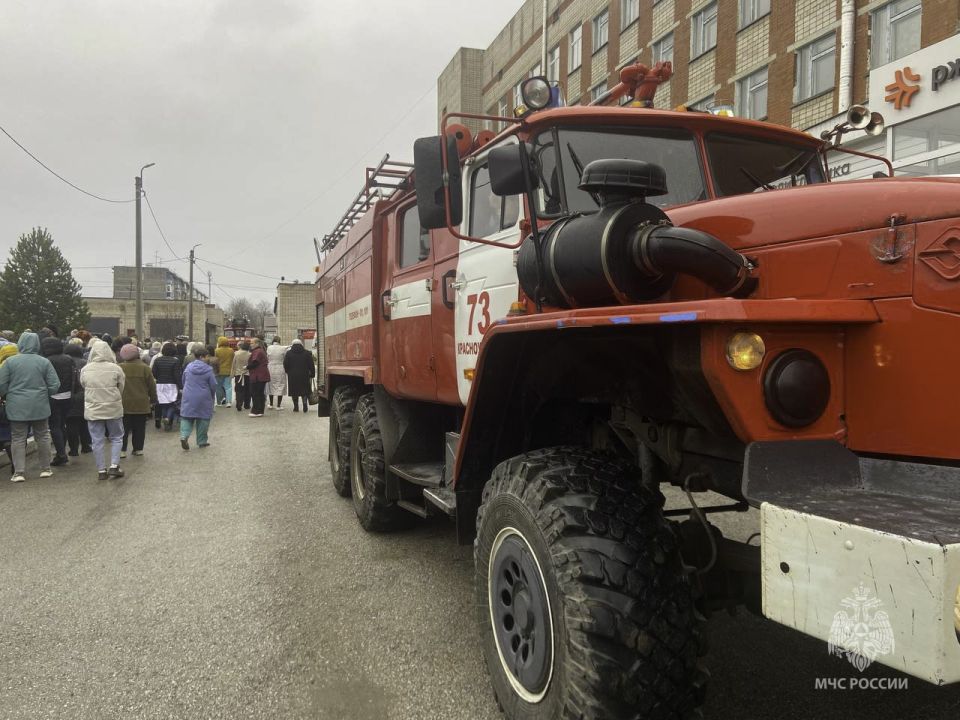 В больнице Красноуфимска потушили условный пожар В больнице Красноуфимска потушили условный пожар