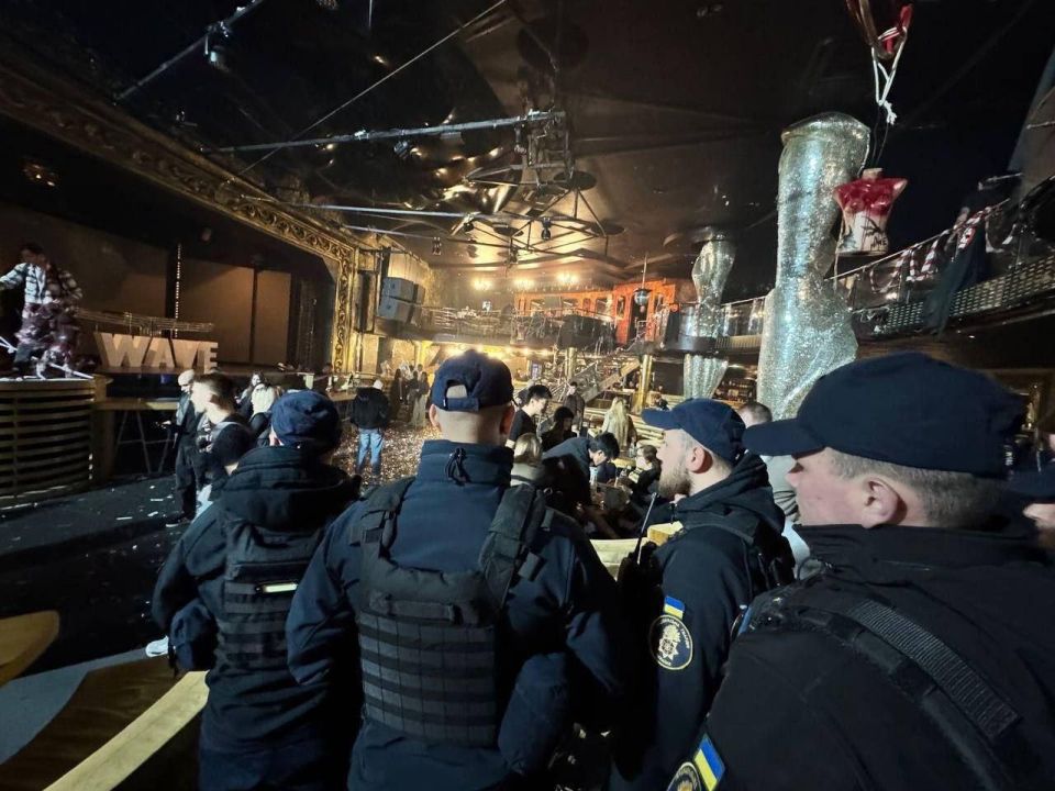 Русский трек — полицейский рейд Русский трек — полицейский рейд