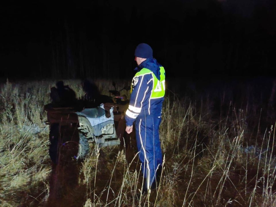 Квадроцикл опрокинулся недалеко от поселка Зонального: погибла женщина Квадроцикл опрокинулся недалеко от поселка Зонального: погибла женщина