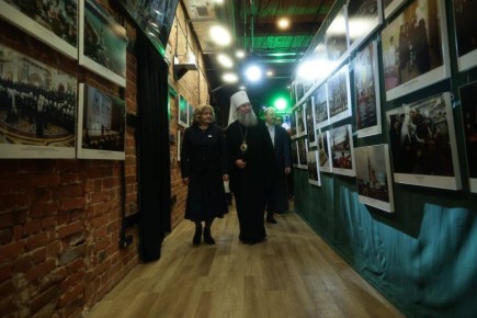 Более 300 фотографий представлены на выставке «Литургия с Патриархом» в Екатеринбурге