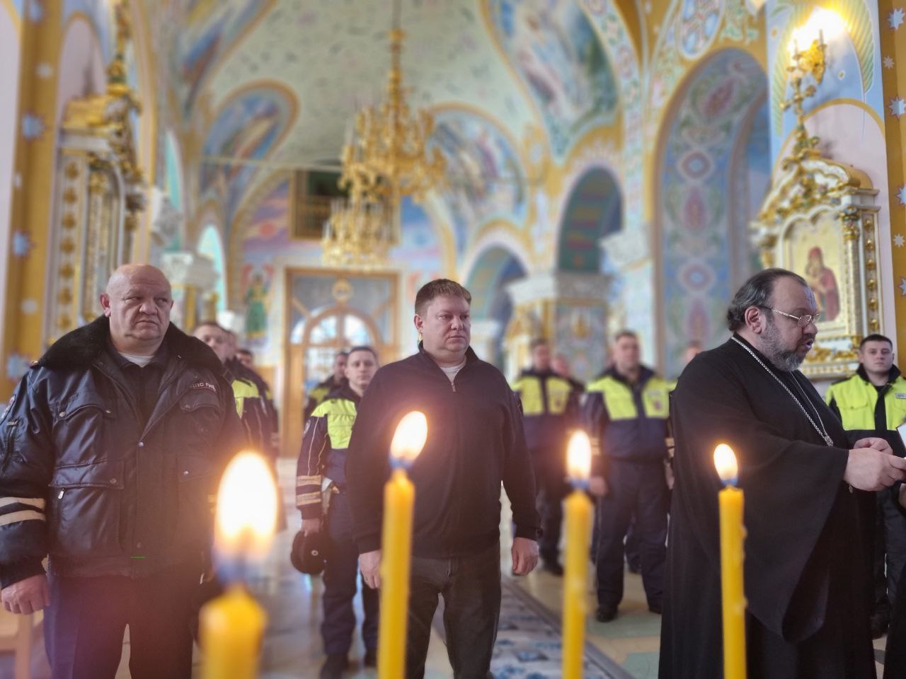 Сотрудники свердловской Госавтоинспекции получили благословение за спасение ребенка