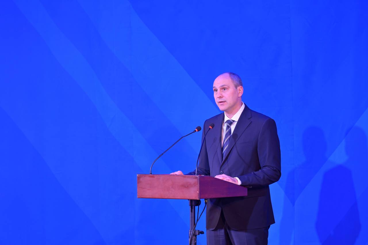 Денис Паслер вместе с сотнями уральцев принял участие в праздновании Дня народного единства Денис Паслер вместе с сотнями уральцев принял участие в праздновании Дня народного единства