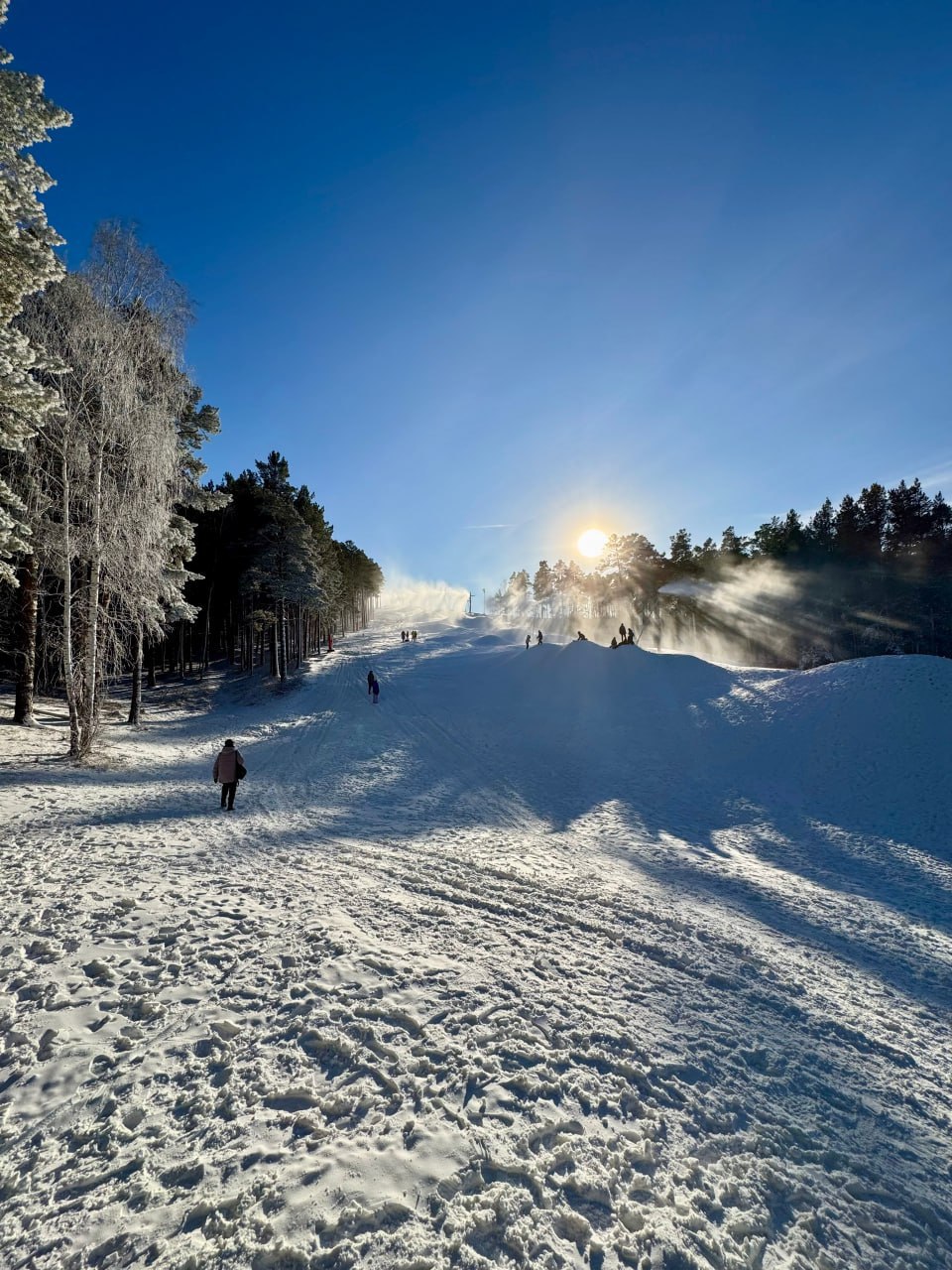В Екатеринбурге завтра открывается горнолыжный сезон В Екатеринбурге завтра открывается горнолыжный сезон