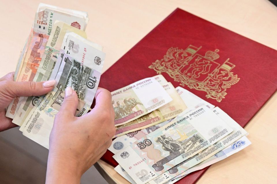 Свердловские власти почти на 7% увеличили прожиточный минимум