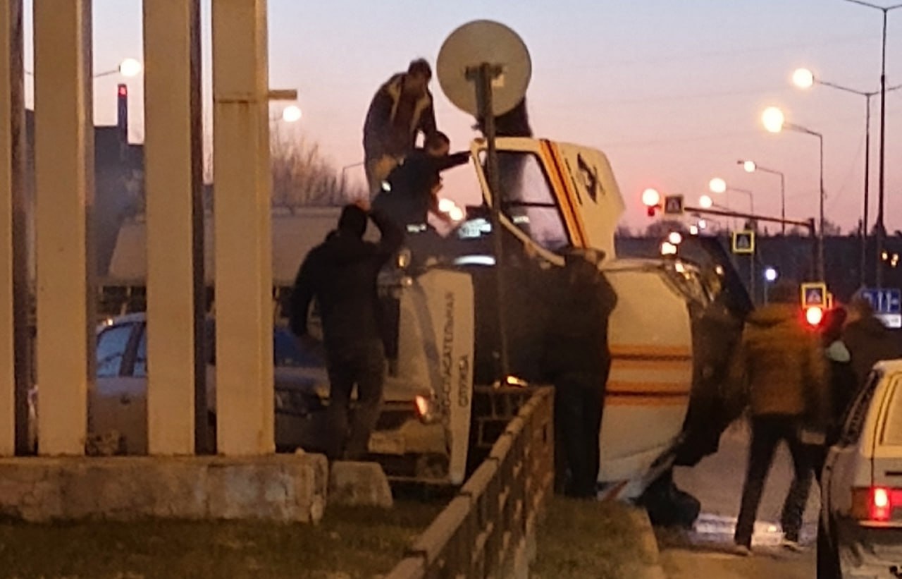 Спасатели попали в ДТП по пути на вызов