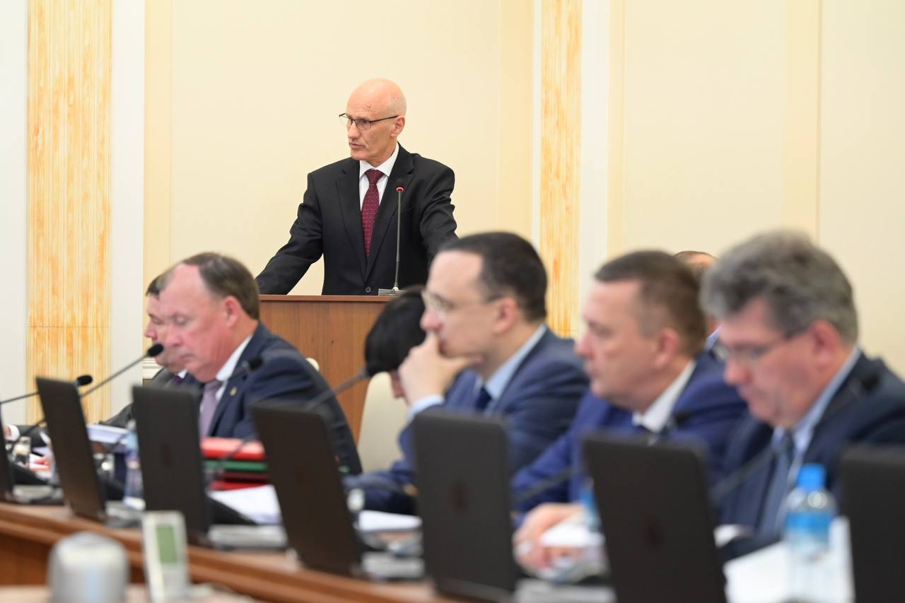 Денис Паслер рассмотрел на заседании правительства важные для уральцев вопросы Денис Паслер рассмотрел на заседании правительства важные для уральцев вопросы