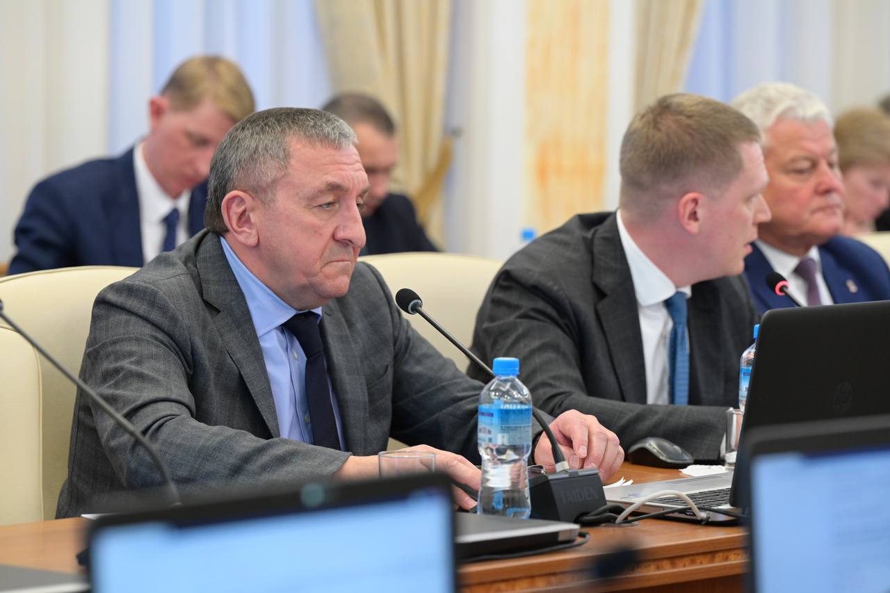 Денис Паслер рассмотрел на заседании правительства важные для уральцев вопросы Денис Паслер рассмотрел на заседании правительства важные для уральцев вопросы
