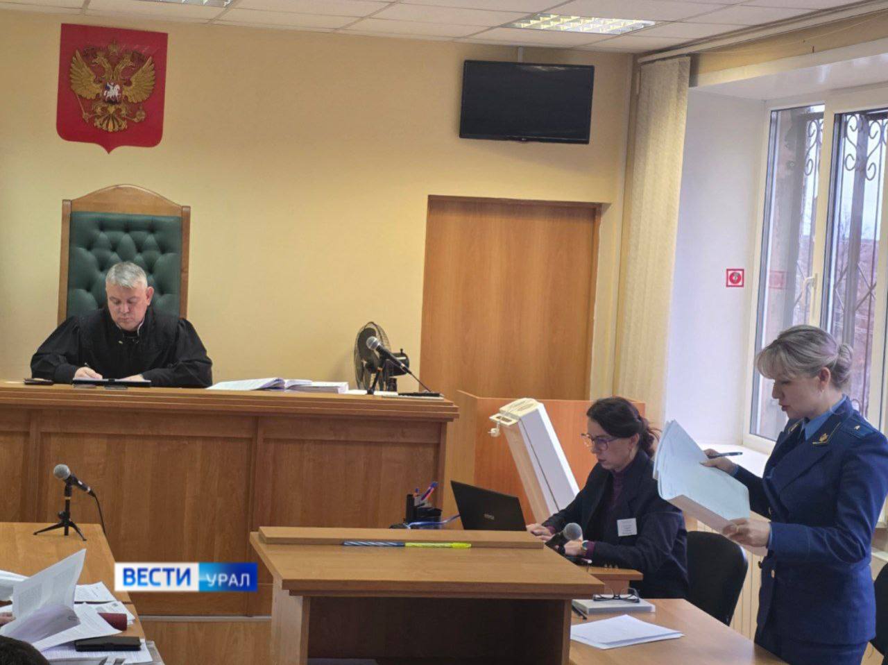 Уголовное дело в отношении мужчины, который сбил 4-летнюю девочку, начали рассматривать в Берёзовском