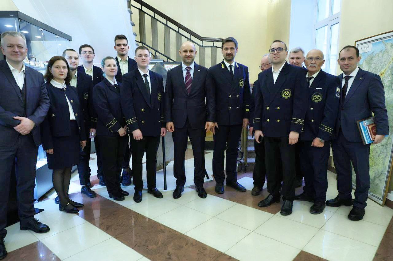 Уральский горный университет и Донецкий национальный технический университет заключили соглашение о сотрудничестве Уральский горный университет и Донецкий национальный технический университет заключили соглашение о сотрудничестве