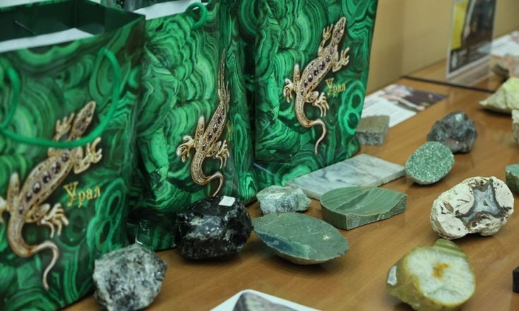 Уральский горный и Донецкий технический университеты подписали соглашение о сотрудничестве Уральский горный и Донецкий технический университеты подписали соглашение о сотрудничестве