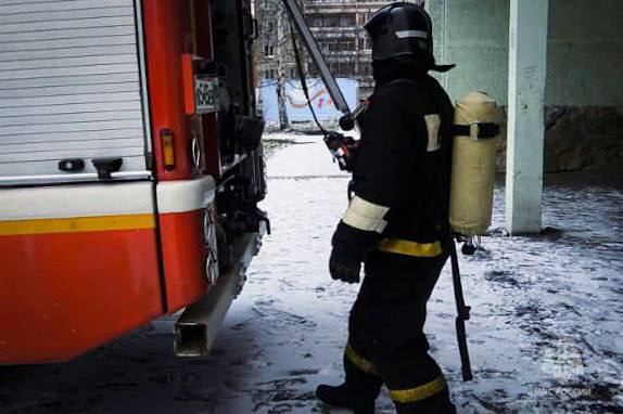 Школьные уроки прервались из-за пожара Школьные уроки прервались из-за пожара