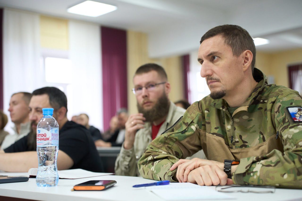 В Президентской академии на Урале стартовал второй поток курса для ветеранов СВО от Общества «Знание» В Президентской академии на Урале стартовал второй поток курса для ветеранов СВО от Общества «Знание»