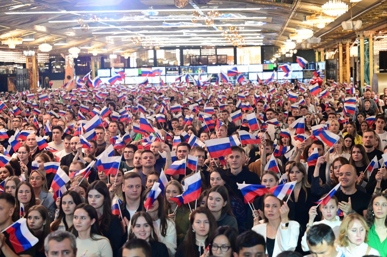 Свердловская область вошла в лидеры реализации программы «Россия — дом народов»