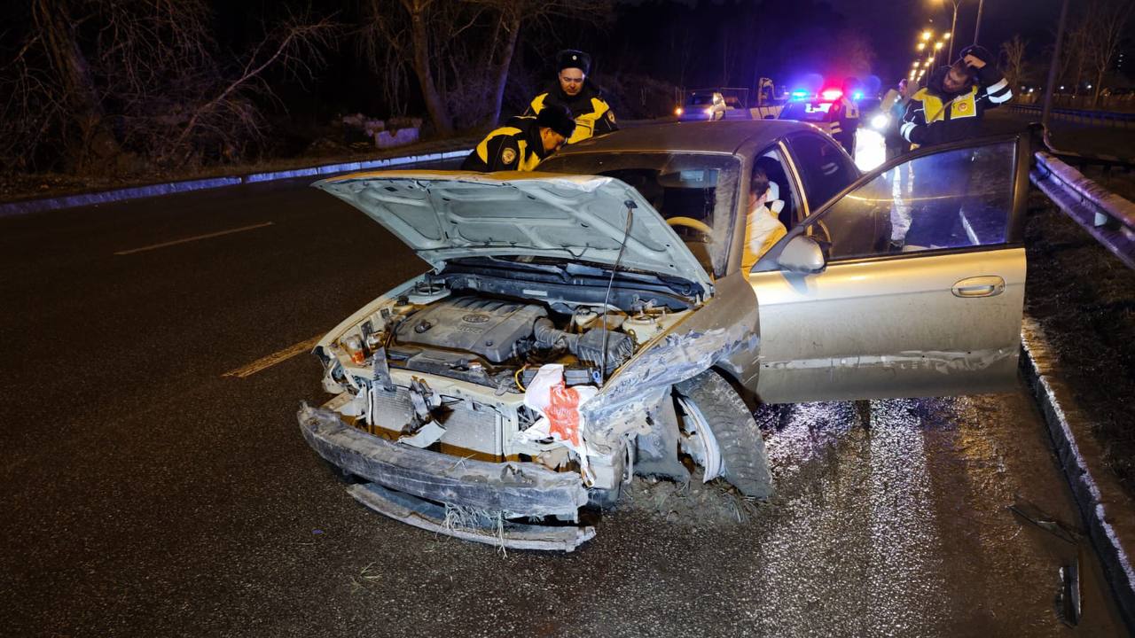 В бетонные блоки врезался пьяный водитель в Екатеринбурге В бетонные блоки врезался пьяный водитель в Екатеринбурге