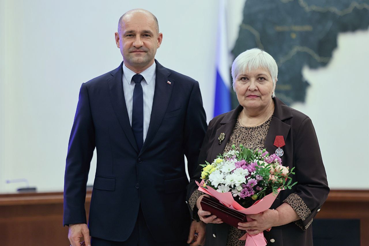 Артём Жога: Вручил награды работникам предприятий Свердловской области Артём Жога: Вручил награды работникам предприятий Свердловской области