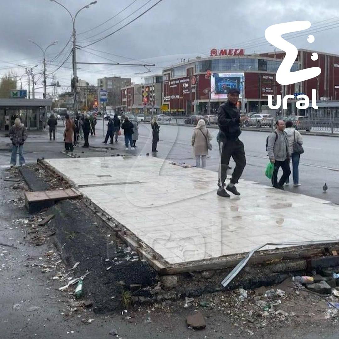 После того как в Екате убрали СОТНИ остановок вместе с ларьками, Паслер вдруг решил приостановить снос После того как в Екате убрали СОТНИ остановок вместе с ларьками, Паслер вдруг решил приостановить снос