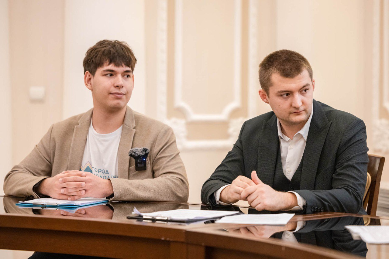 Алексей Орлов: В рамках образовательного проекта «Момент истины» пообщался с представителями активной молодёжи Екатеринбурга Алексей Орлов: В рамках образовательного проекта «Момент истины» пообщался с представителями активной молодёжи Екатеринбурга