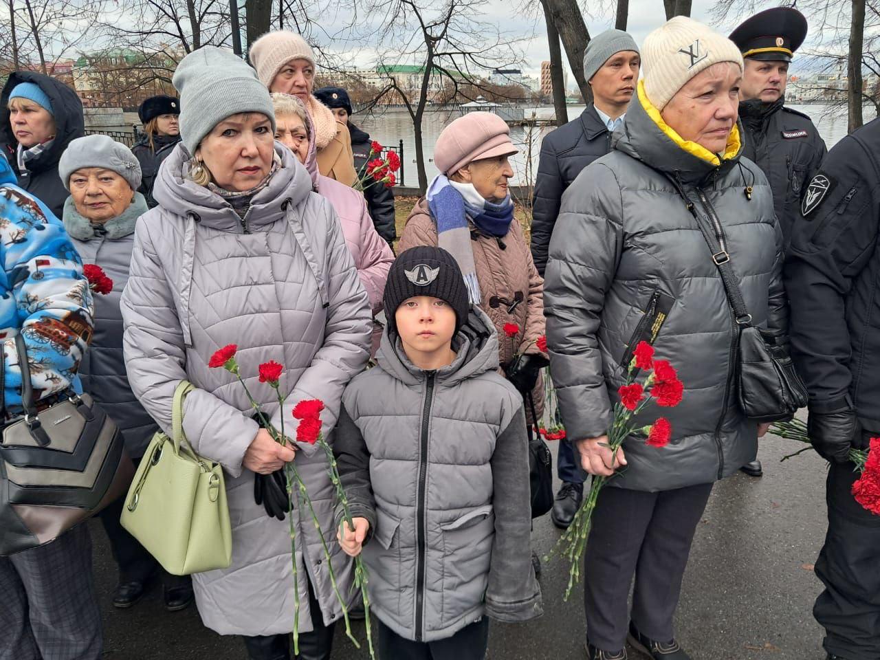 Памяти павших солдат правопорядка МВД Памяти павших солдат правопорядка МВД