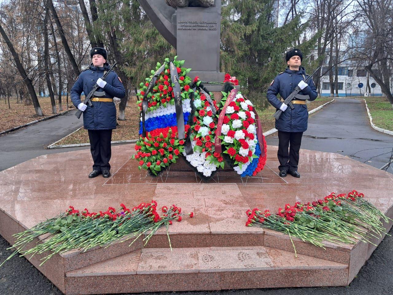 Памяти павших солдат правопорядка МВД