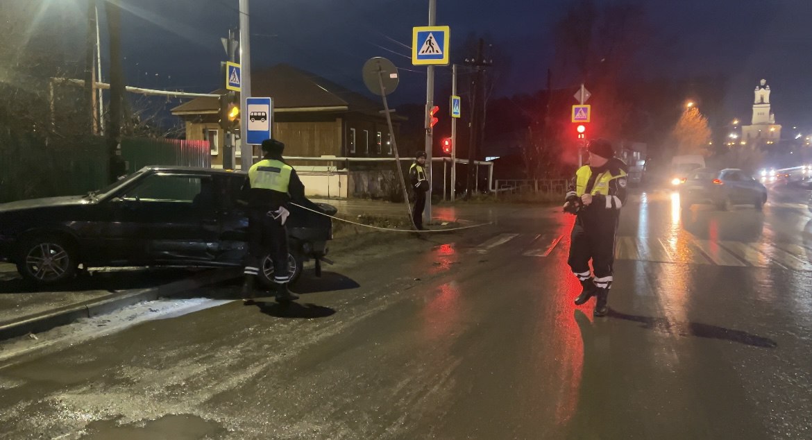 Двухлетняя девочка пострадала в аварии в Камышлове