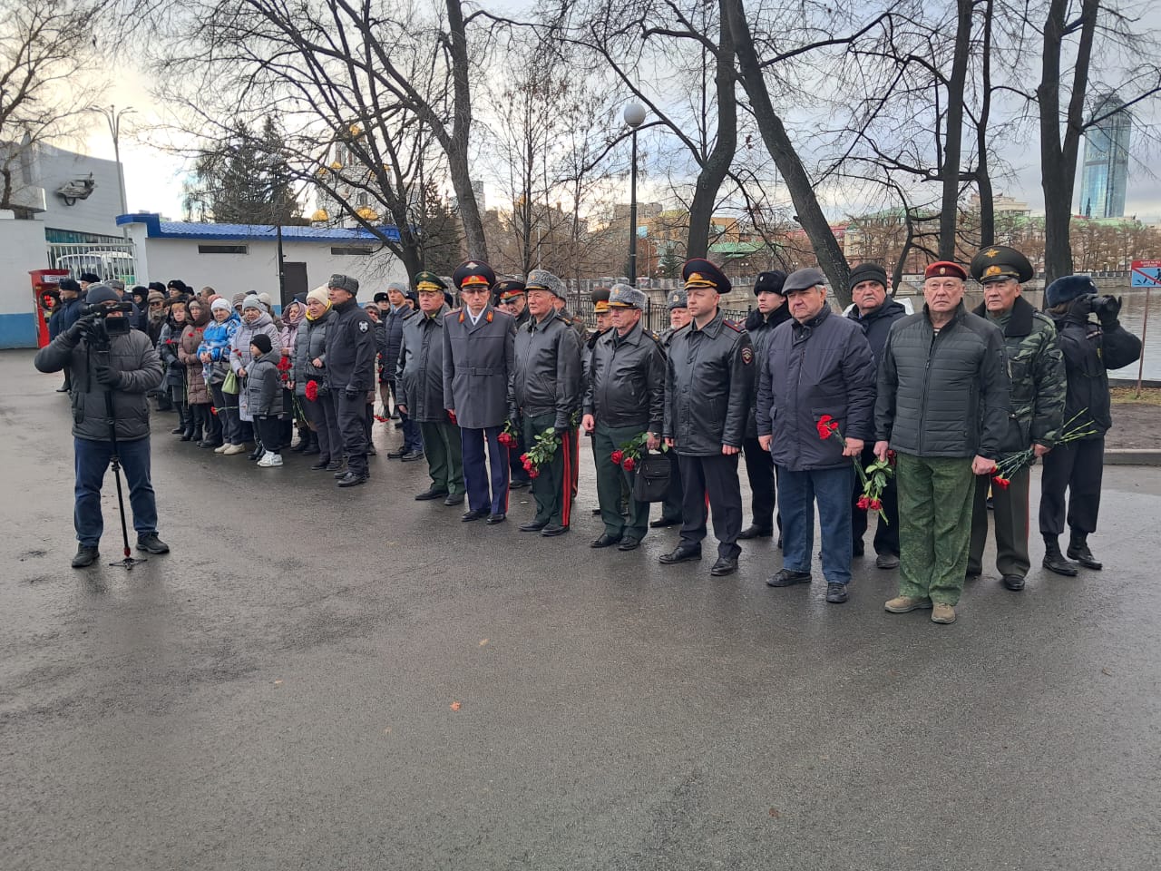 8 ноября в России проводятся мероприятия, посвященные Дню памяти сотрудников МВД, погибших при исполнении служебного долга 8 ноября в России проводятся мероприятия, посвященные Дню памяти сотрудников МВД, погибших при исполнении служебного долга