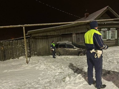 В Нижней Салде молодой водитель не справился с управлением на заснеженной дороге и спровоцировал ДТП