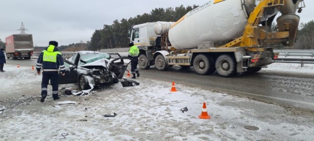 Обгон на скользкой дороге привел к смертельному ДТП на ЕКАД