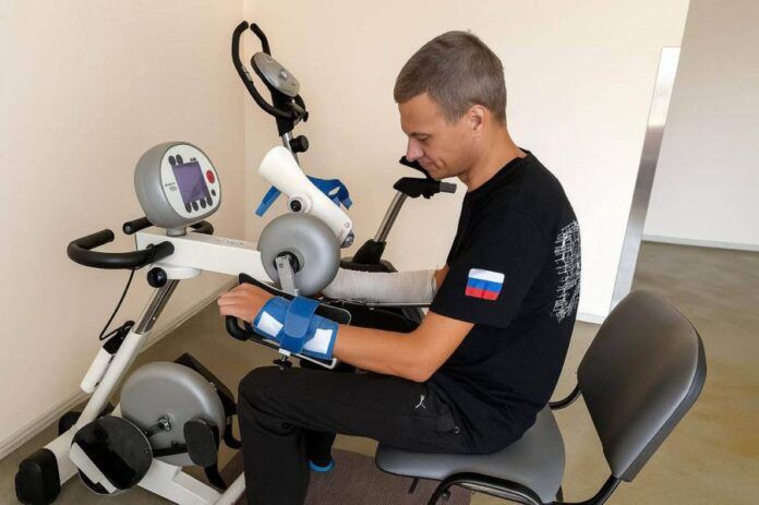 Врач-рентгенолог Свердловского областного онкологического диспансера, которого сбила машина во время велопрогулки, получил шанс вернуться к своей работе благодаря хирургам госпиталя для ветеранов войн