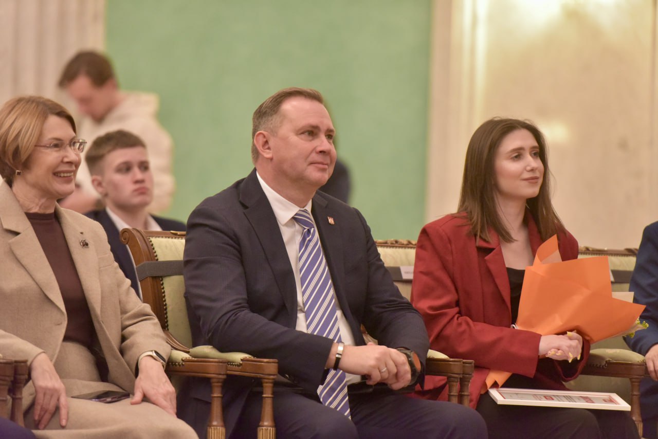 Губернатор Свердловской области Денис Паслер наградил победителей и призеров регионального этапа Международной премии #МыВместе Губернатор Свердловской области Денис Паслер наградил победителей и призеров регионального этапа Международной премии #МыВместе