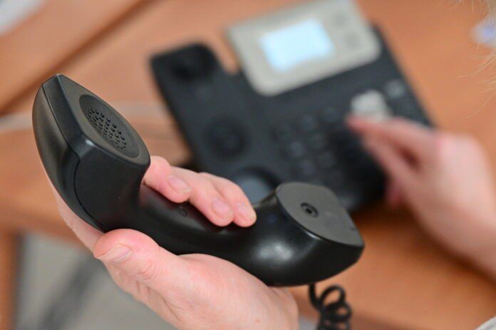 В Свердловской области работает горячая линия для военнослужащих — участников СВО и членов их семей