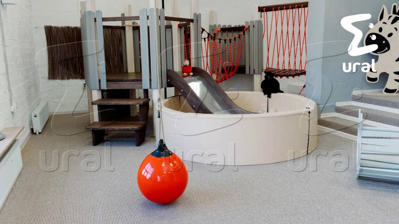 Шестилетняя девочка распорола щеку в игровой комнате в Челябинске Шестилетняя девочка распорола щеку в игровой комнате в Челябинске