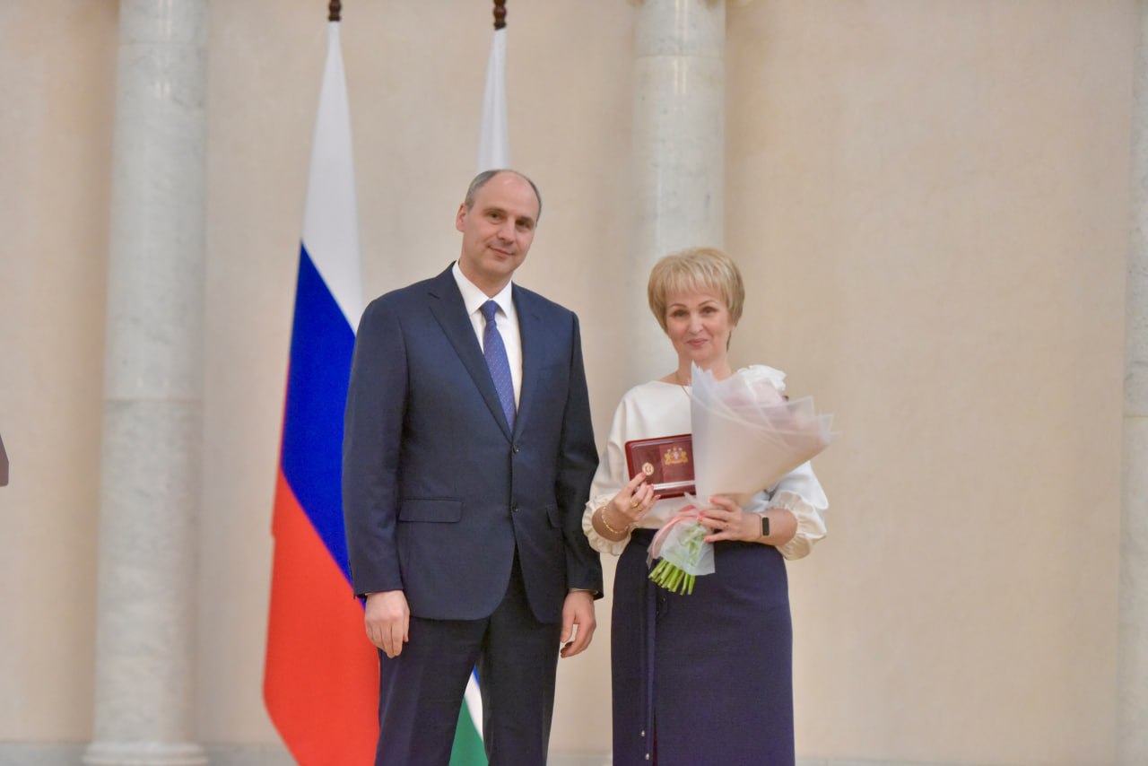 Губернатор Свердловской области Денис Паслер вручил государственные и региональные награды выдающимся уральцам Губернатор Свердловской области Денис Паслер вручил государственные и региональные награды выдающимся уральцам