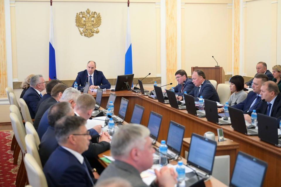 Губернатор Свердловской области Денис Паслер 13 ноября на заседании регионального правительства обсудил важных для жителей региона темы