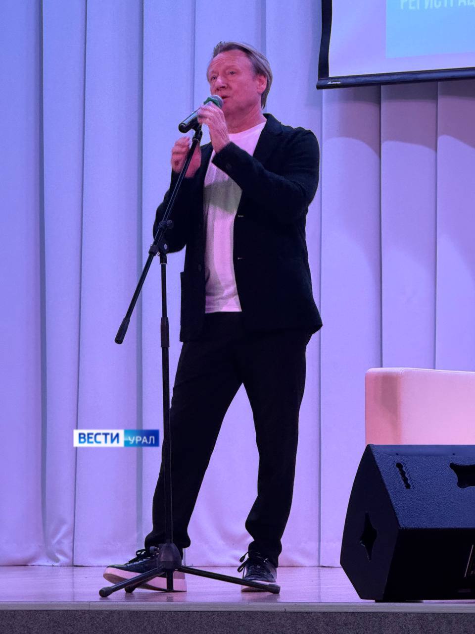 Встреча с лектором Общества "Знание" Дмитрием Харатьяном прошла сегодня в Екатеринбурге