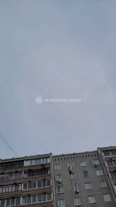 Вертолёт, нарезающий круги в районе Южного автовокзала, заметили екатеринбуржцы