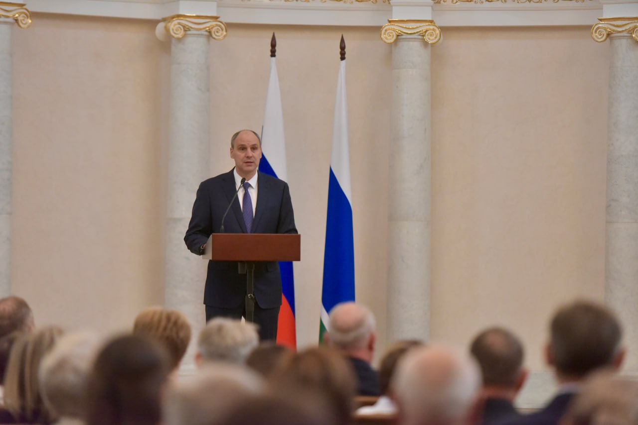 Губернатор Свердловской области Денис Паслер вручил государственные и региональные награды выдающимся уральцам