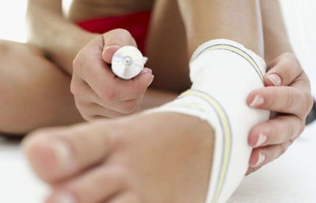 100 тысяч рублей за травму из-за просевшего тротуара отсудила екатеринбурженка