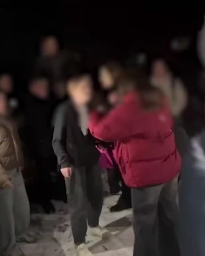 В Горном Щите школьницы устроили «стрелку»