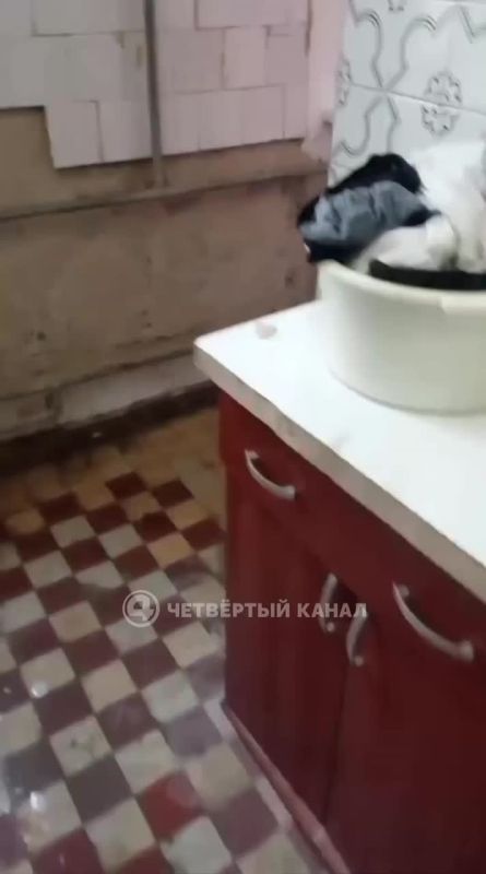 Общежитие с пенсионерами и инвалидами топит канализационными стоками на Втузгородке