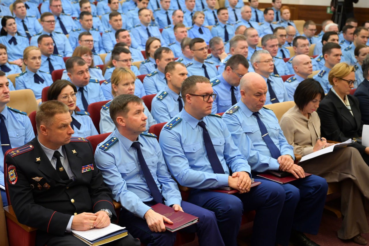 Профилактика преступлений и правонарушений подростков стала темой межведомственного совещания с участием губернатора Дениса Паслера Профилактика преступлений и правонарушений подростков стала темой межведомственного совещания с участием губернатора Дениса Паслера