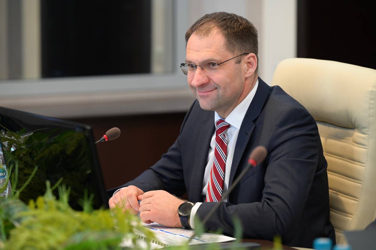 Денис Паслер поддержал кандидатуру Ильи Обабкова на должность ректора Уральского федерального университета Денис Паслер поддержал кандидатуру Ильи Обабкова на должность ректора Уральского федерального университета