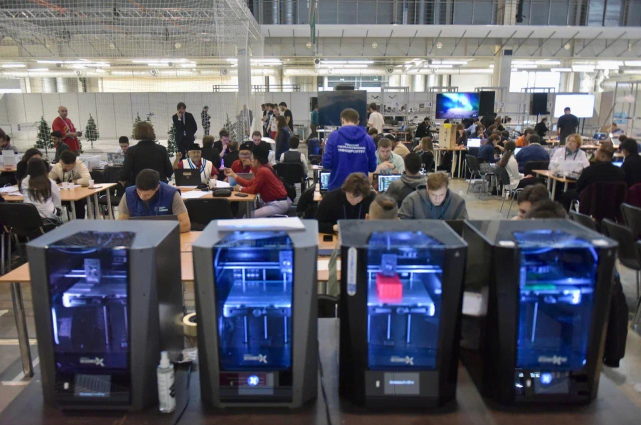 Здесь проектируют будущее: в Екатеринбурге продолжается международный чемпионат высокотехнологичных профессий Здесь проектируют будущее: в Екатеринбурге продолжается международный чемпионат высокотехнологичных профессий