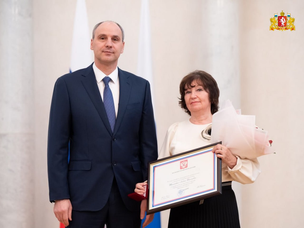 Сила региона — в людях!. Денис Паслер накануне вручил федеральные и региональные награды выдающимся уральцам, которые достигли выдающихся результатов в сферах промышленности, науки, образования, культуры и спорта Сила региона — в людях!. Денис Паслер накануне вручил федеральные и региональные награды выдающимся уральцам, которые достигли выдающихся результатов в сферах промышленности, науки, образования, культуры и спорта