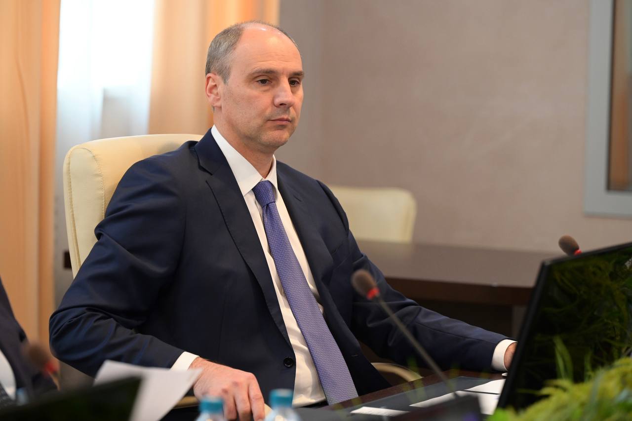 Денис Паслер поддержал кандидатуру Ильи Обабкова на должность ректора Уральского федерального университета Денис Паслер поддержал кандидатуру Ильи Обабкова на должность ректора Уральского федерального университета