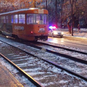 Девочка попала под трамвай на остановке «Дружининская»