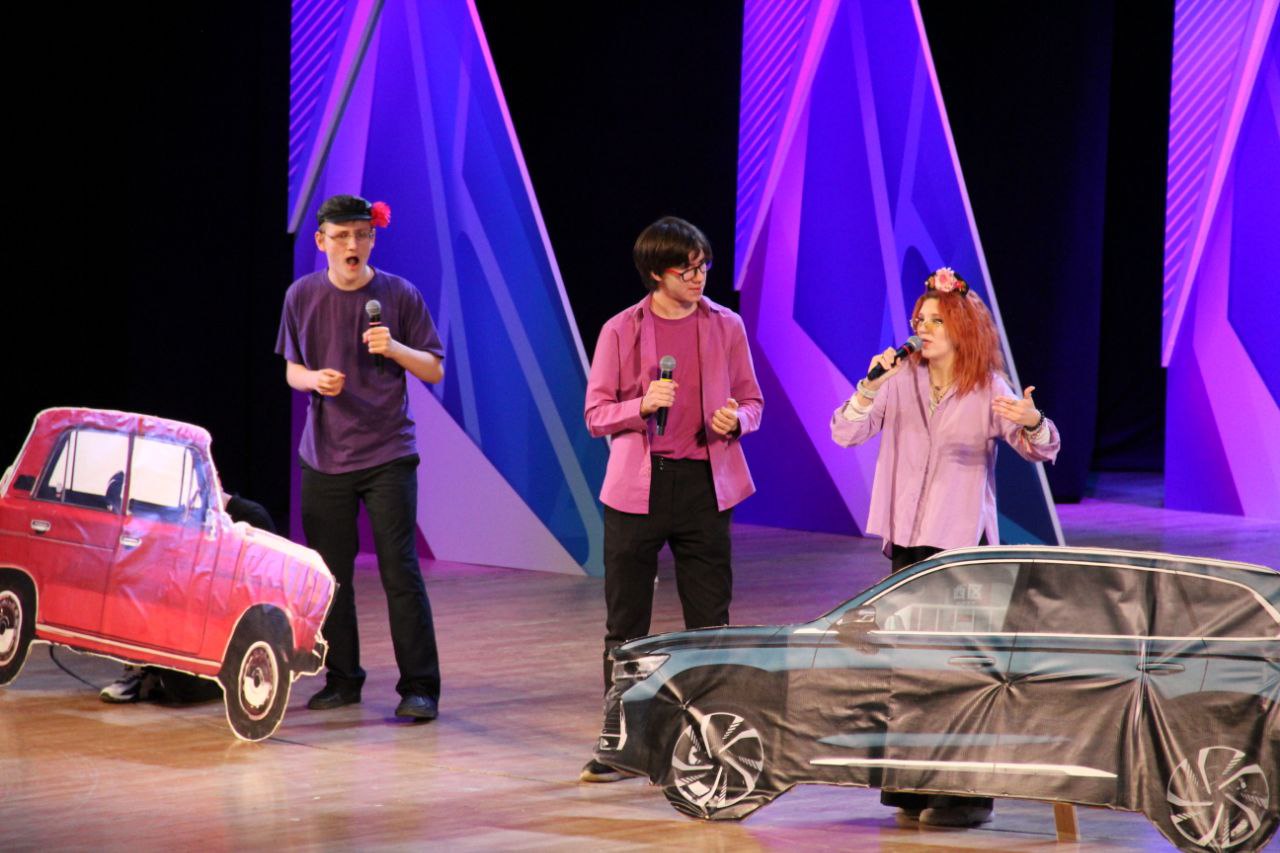 Звездное жюри определило победителей регионального конкурса КВН «Лига дорожной грамотности» в Свердловской области Звездное жюри определило победителей регионального конкурса КВН «Лига дорожной грамотности» в Свердловской области