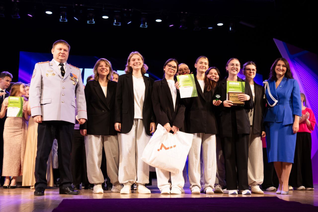 Звездное жюри определило победителей регионального конкурса КВН «Лига дорожной грамотности» в Свердловской области