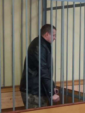 Мужчину, пытавшегося провезти в ИК-47 оружие, арестовали