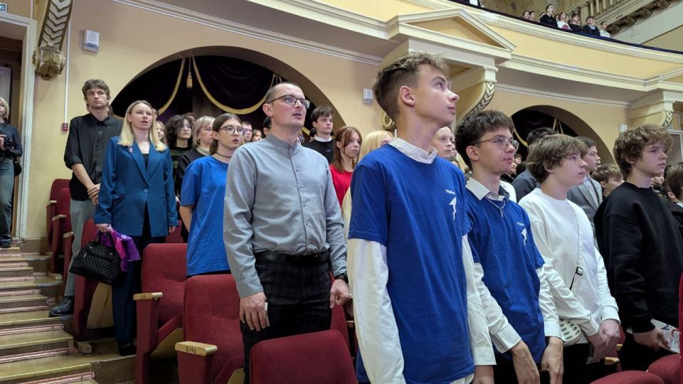 Более 560 человек приняли участие в военно-патриотической акции «Есть такая профессия — Родину защищать!» в Екатеринбурге