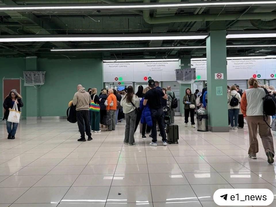 Екатеринбуржцы почти сутки не могут улететь на вьетнамский курорт Фукуок